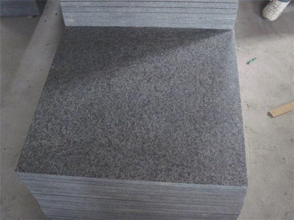 Basalt brolæggerfliser