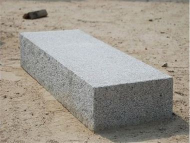 Landskabstrin i granit