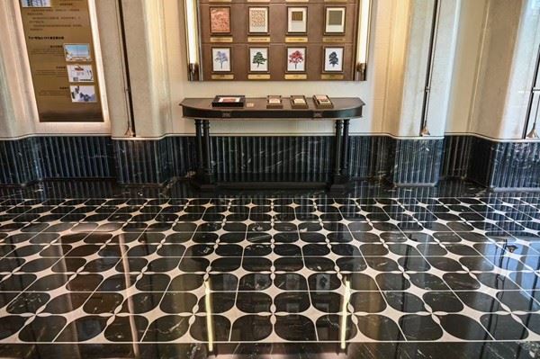 Black and White Marble Floor Tile