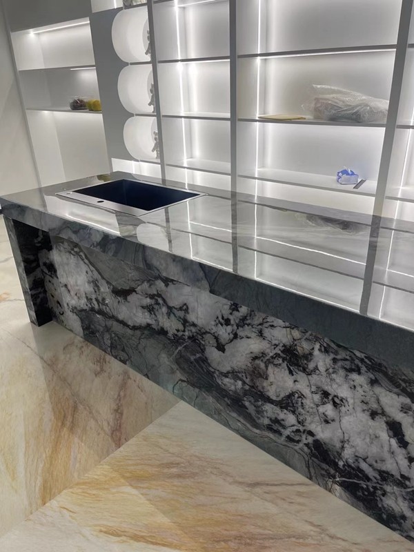 Cristallo Del Mare Quartzite kitchen tops