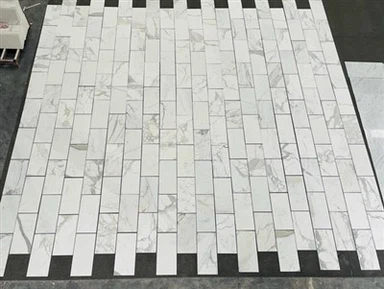Calacatta marmor mosaik