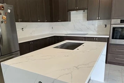Calacatta Rocky Quartz bordplader